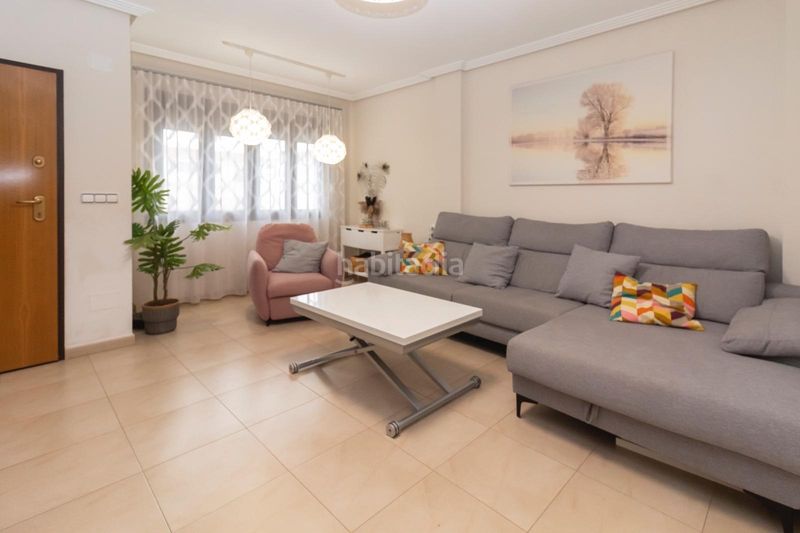 Foto 4fe74274-6c24-41b7-8140-989a0bc3d8b6. Casa adossada amb aparcament piscina a San Javier San Javier