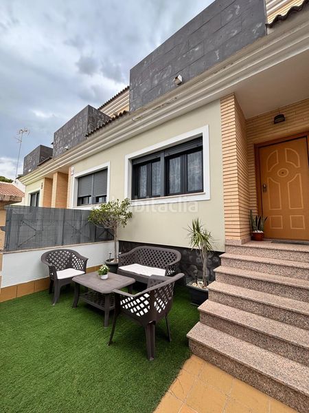 Foto a7713a0b-592b-4c13-a8e1-5d8759ae0a81. Casa adossada amb aparcament piscina a San Javier San Javier