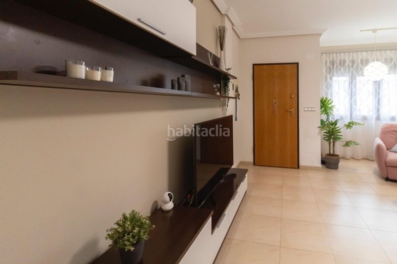 Foto f8813f55-e1ca-42fe-9a2c-2d4dc48705c9. Casa adossada amb aparcament piscina a San Javier San Javier