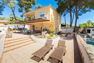 Xalet  Calle calle limonero. Excepcional villa en pinar de campoverde  perfecta para entrar a