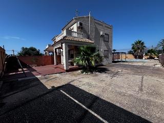 Xalet a Lejona 1. Precioso chalet independiente en san luis  torrevieja