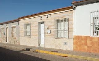 Maison jumelée à San Miguel de Salinas. Planta baja san miguel de salinas  alquiler con opcion a compra