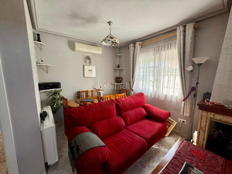 Foto 30ccaad6-3784-496d-ad52-c69b15fea50e. Chalet mit heizung parking pool in Punta Prima Orihuela