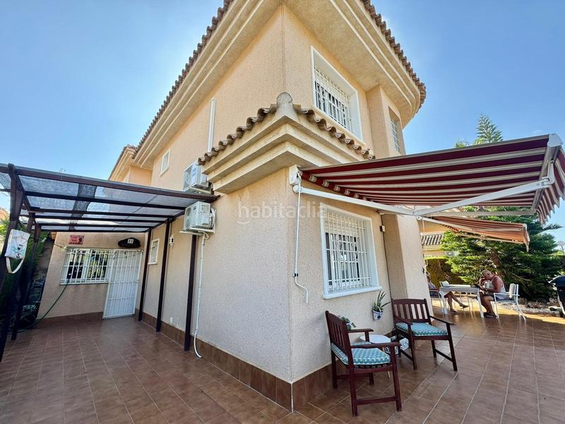 Foto ac0a3dd1-8a8d-4bab-8384-93591bb3d931. Chalet mit heizung parking pool in Punta Prima Orihuela