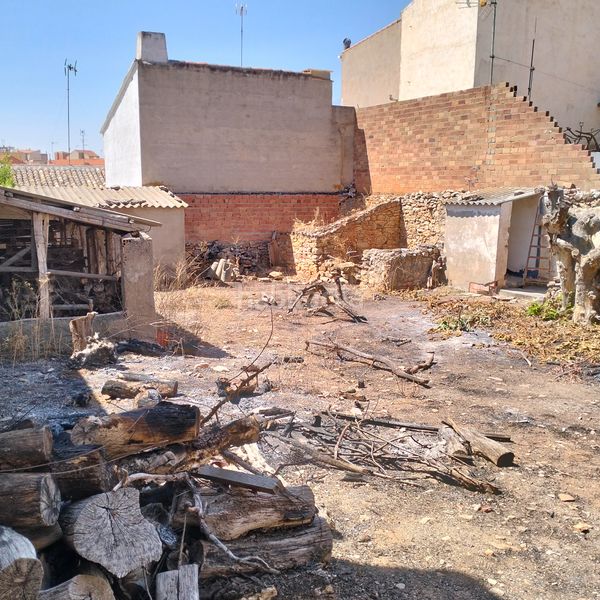 Foto 2bf44cb5-33bb-4683-b9d2-c013f6b5636d. Terreny residencial a calle cementerio 8 a Munera