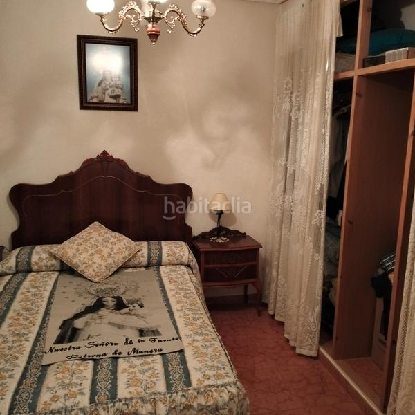 Foto aa52693c-d31b-4432-8141-0772027e3fb8. Casa amb xemeneia aparcament a Munera