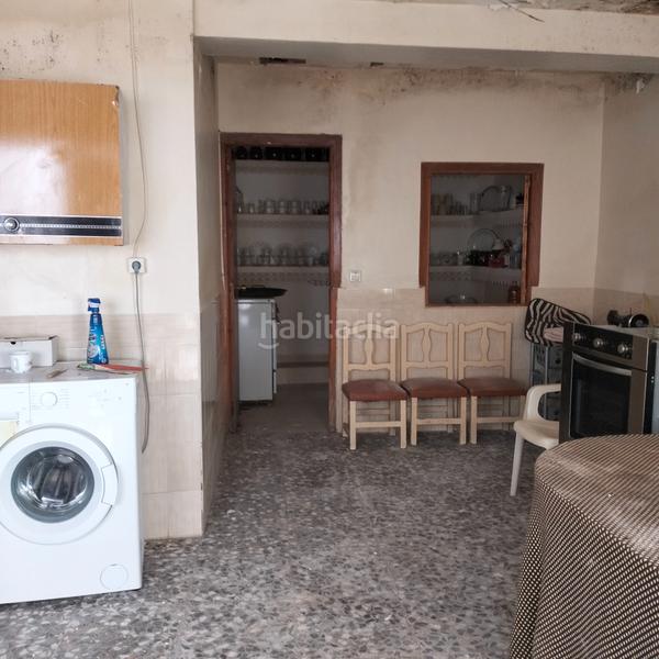 Foto b357d9e9-48c7-4d6f-ab40-9017fa486e0f. Casa amb xemeneia aparcament a Munera