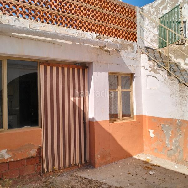 Foto d8e0e900-1c89-4bf5-8fb7-c355b32b865e. Casa amb xemeneia aparcament a Munera