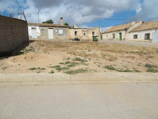 Terreno residencial en Calle del pinar 14. Solar en venta en tiriez