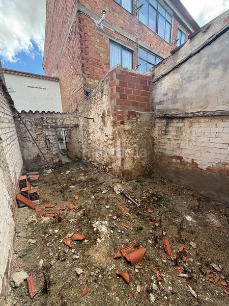 Foto a15ddefd-cdd5-46f9-a042-eedcf16463b7. Casa amb xemeneia a Bonillo (El)