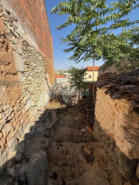 Foto b21aa6a2-8c89-411f-99d4-9e03e5687629. Casa amb xemeneia calefacció aparcament a Munera