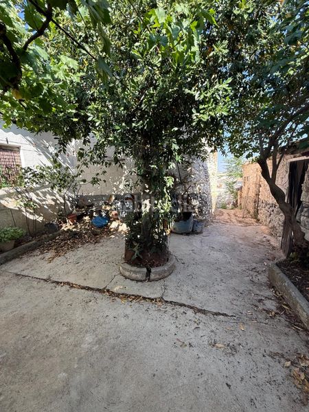 Foto cc963843-201d-4e1a-a920-2c8a81bb9933. Casa amb xemeneia calefacció aparcament a Munera