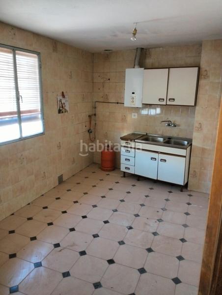 Foto f93354a9-c8ae-489f-b076-4eb7d9133d23. Casa en calle calderas 15 amplia casa familiar en el bonillo en Bonillo (El)