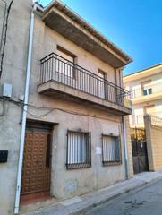 Casa a Calle joaquín risueño 2. Casa reformada en buen estado oportunidad
