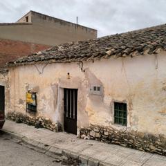 Casa a Calle lezuza 4. Casa / solar