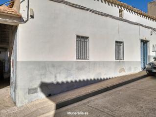 Casa a Calle adolfo bas 12. Casa amplia en el mirador