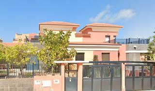 Casa aparellada en Corralejo. Inmueble sin posesin, oportunidad de invesin