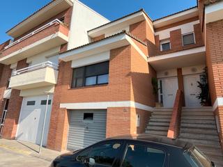 Casa  Carrer seré. Casa familiar amb lluminositat, vistes, equipada i àmplia