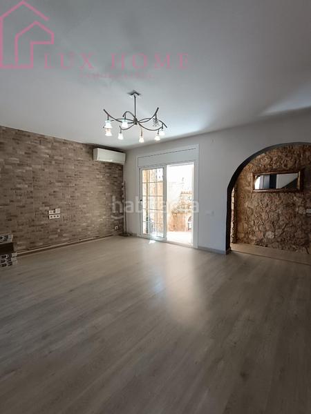 Foto 46b8e346-6a74-4bf6-8004-f9d0be835a03. Casa adossada amb calefacció a Polinyà