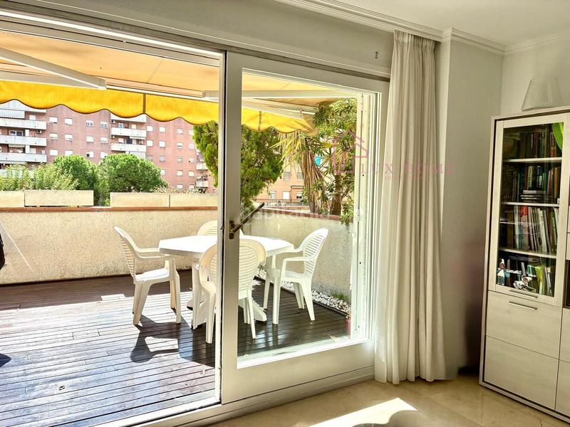 Foto a3ea9f63-e85f-4656-b8d4-389b21f3f286. Planta baja bajos duplex en Muntanyeta Castelldefels
