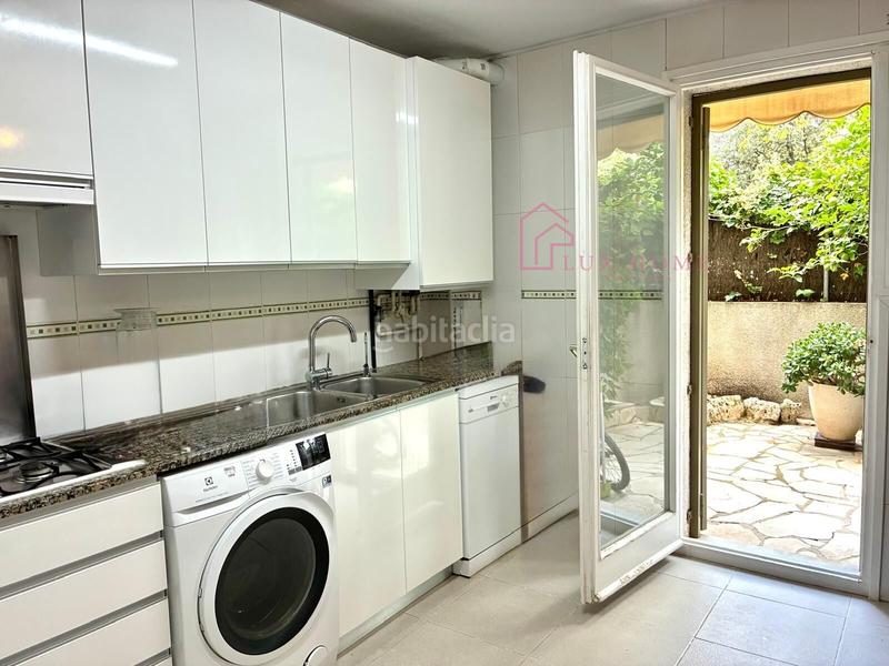 Foto c6988dbe-8a44-4cf9-ad2e-6e9b8ea1f4f8. Planta baja bajos duplex en Muntanyeta Castelldefels