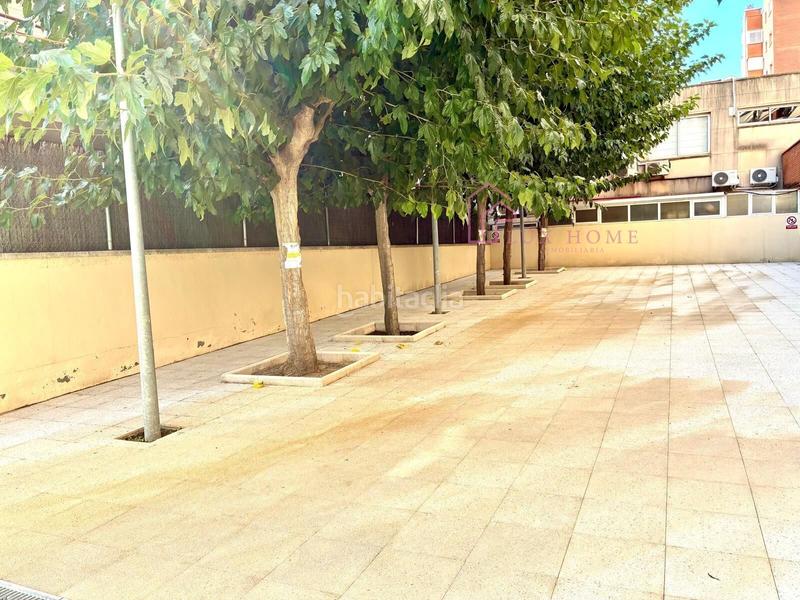 Foto dfa03bd1-d8a4-48df-a041-b40a275a4324. Planta baja bajos duplex en Muntanyeta Castelldefels