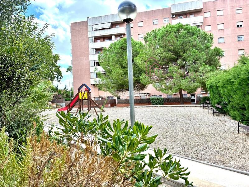 Foto f44b95b4-9e68-4c17-8627-b22865b13caa. Planta baja bajos duplex en Muntanyeta Castelldefels