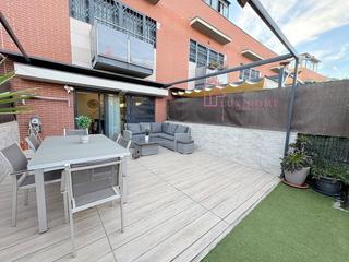 Casa adossada a Santa Perpètua de Mogoda. Casa en valleslona  santa perpetua