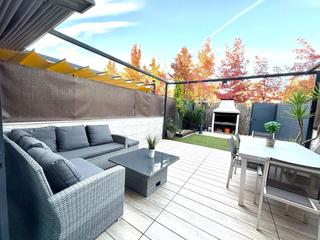 Casa adossada a Santa Perpètua de Mogoda. Casa en valleslona  santa perpetua