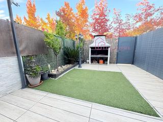 Reihenhaus in Santa Perpètua de Mogoda. Casa en valleslona  santa perpetua