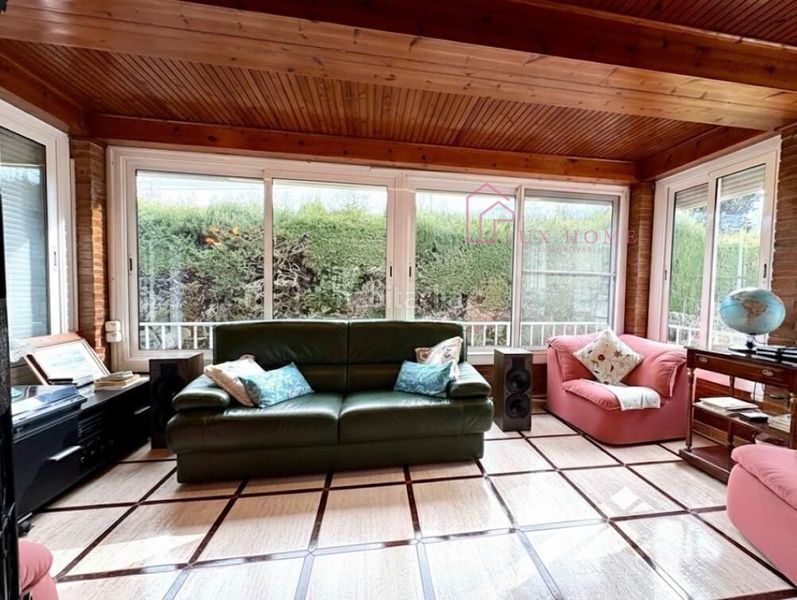 Foto 296d9e23-c7b4-4152-ab49-1feeffbd1a83. Xalet amb aparcament piscina a Vilanova del Vallès