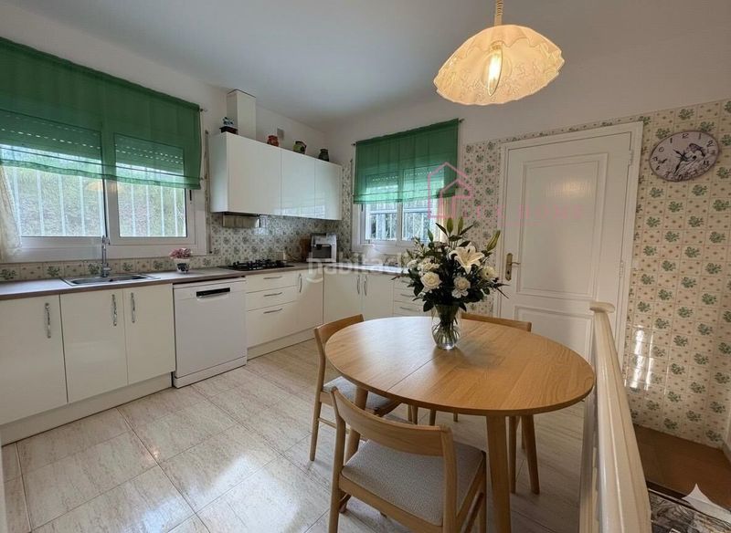 Foto 51b2a109-3671-47cb-a885-de2576de259b. Xalet amb aparcament piscina a Vilanova del Vallès