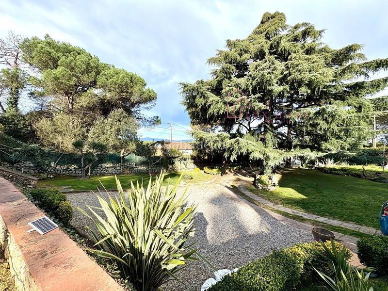 Foto 63d5fbac-21d0-4e5b-ba37-830435f1504c. Chalet casa en Vilanova del Vallès