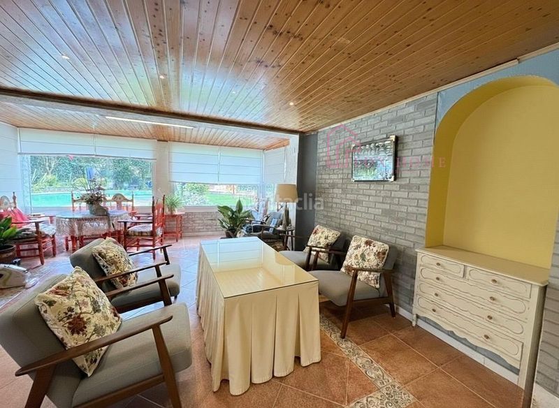 Foto 678d895b-9c38-4f27-9917-5f6f3c5c1697. Xalet amb aparcament piscina a Vilanova del Vallès