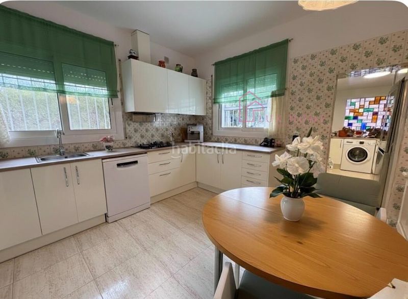 Foto 9983822b-86d8-49e8-b352-365b33d49547. Xalet amb aparcament piscina a Vilanova del Vallès