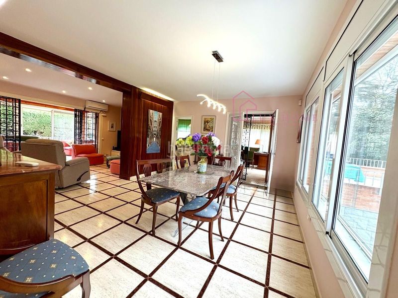 Foto a4aafaae-ac50-4603-b628-54a193e07394. Xalet amb aparcament piscina a Vilanova del Vallès