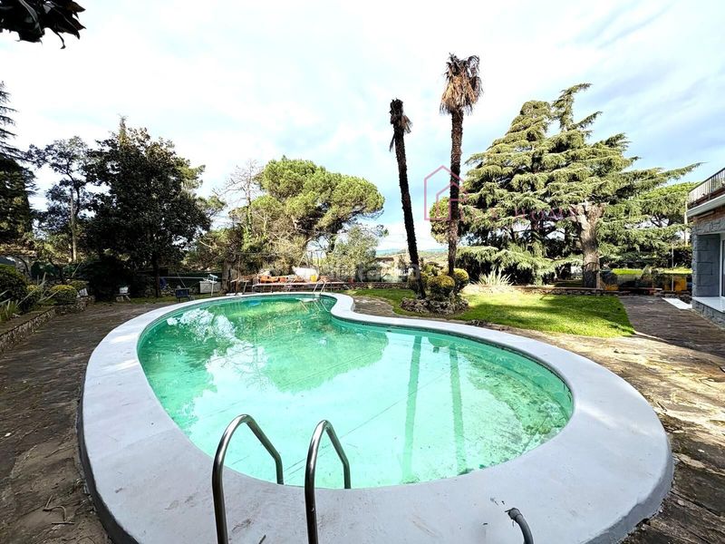 Foto b12031e8-72db-4830-9ebd-1f6bc3584d2c. Xalet amb aparcament piscina a Vilanova del Vallès