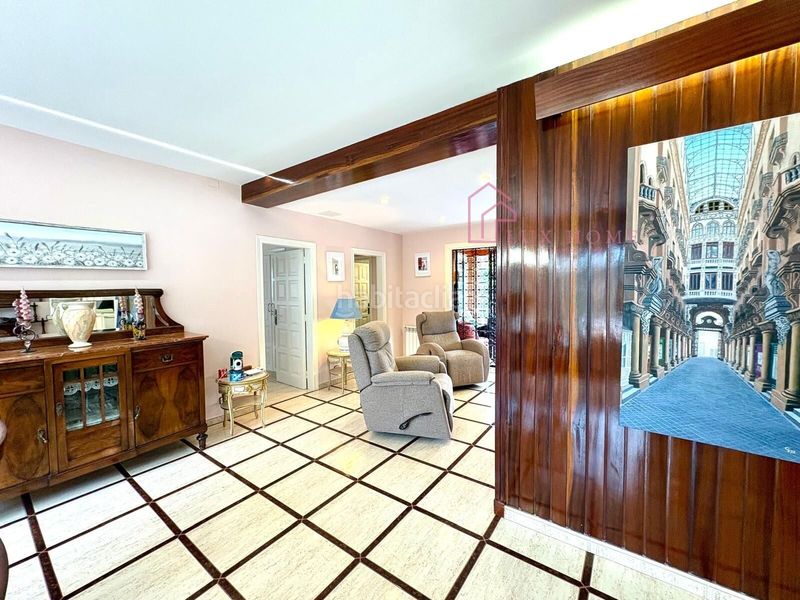 Foto e77e1686-7f8c-4884-9e63-61040a015342. Xalet amb aparcament piscina a Vilanova del Vallès