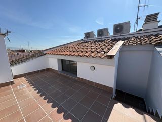 Àtic a Santa Perpètua de Mogoda. Dúplex oba nueva en el centro de santa perpetua