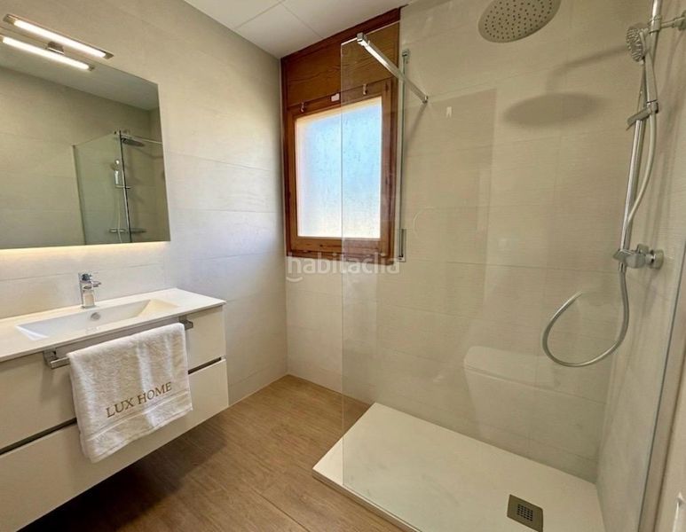 Foto a3cec313-d4d5-4b1a-9ea6-46087e232b8a. Casa amb calefacció aparcament a Lliçà d´Amunt
