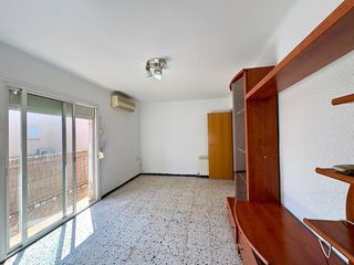 Piso en Santa Perpètua de Mogoda. Piso en la florida