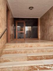 Piso  Calle cervantes. Piso de tres dormitorios ascensor y garaje almeria financiaci