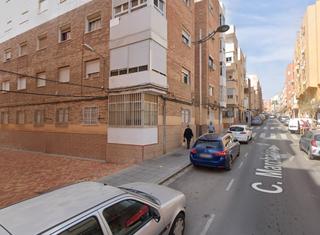 Planta baja en Calle Marchales 45
