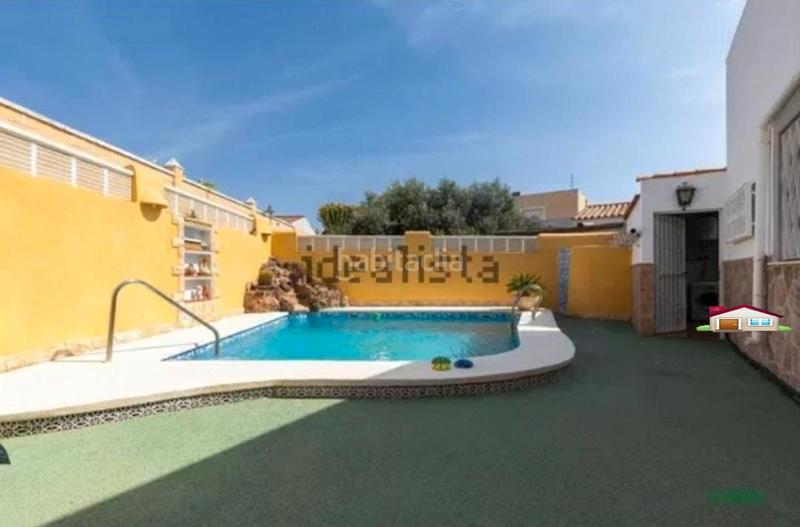 Foto cc5ad571-9510-4697-9803-6bea0de7e99c. Chalet en Retamar Almería