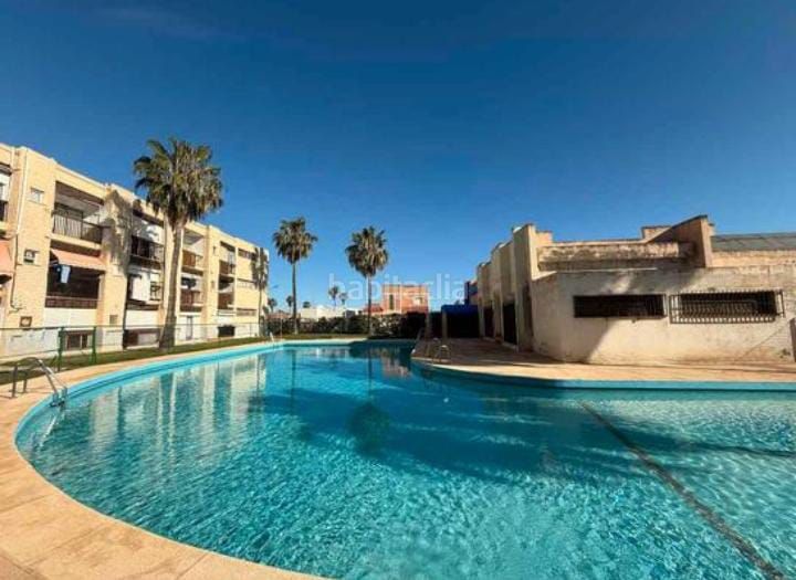 Foto d11a1ccd-4365-46bf-a700-ac21186568c7. Pis amb piscina a Costacabana - Loma Cabrera Almería