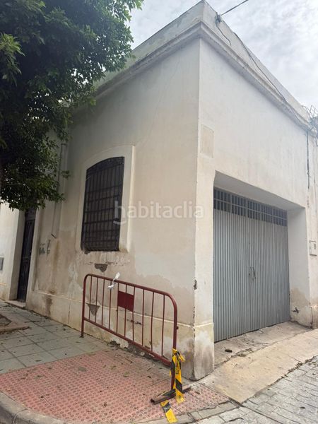 Foto 6aa6a737-1271-4fdc-8d03-de1a6ab57869. Casa a La Chanca - Pescadería Almería