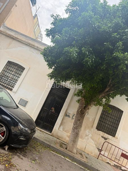 Foto 93d8cbd8-d27f-42d8-8652-886a3e197418. Casa a La Chanca - Pescadería Almería