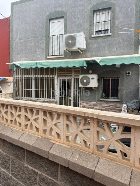 Foto 4649af59-260e-4ec2-9ad9-1cb29640f10c. Casa a La Chanca - Pescadería Almería