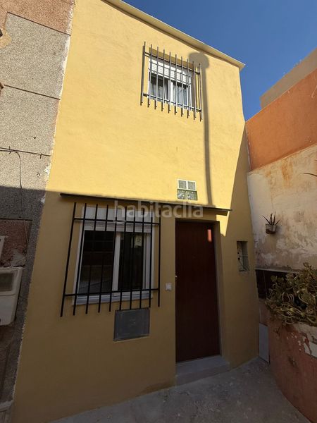 Foto 78bd7c03-29f6-4179-b864-f4a1e97d6ae2. Casa en Centro Almería