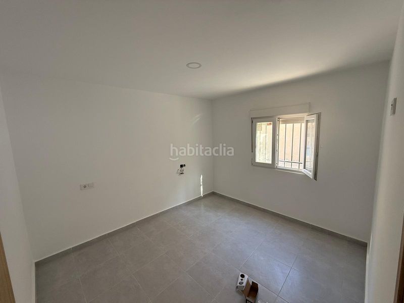 Foto d570e450-0112-4b16-ba72-fae42bb95bad. Casa en Centro Almería